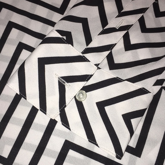 Express Convertible Sleeve Portofino Shirt - Picture 4 of 4